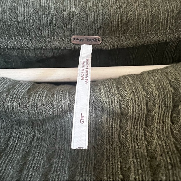 Free People Mixed-Up Cuff Sweater in Green Size Large - Picture 7 of 8